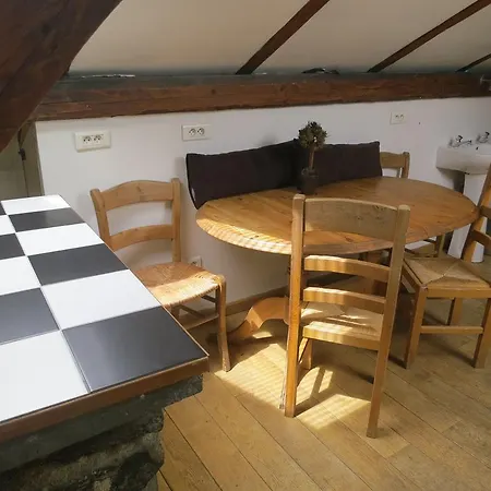 Le Vagabond Hostel *