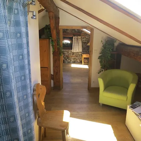 Le Vagabond Hostel *